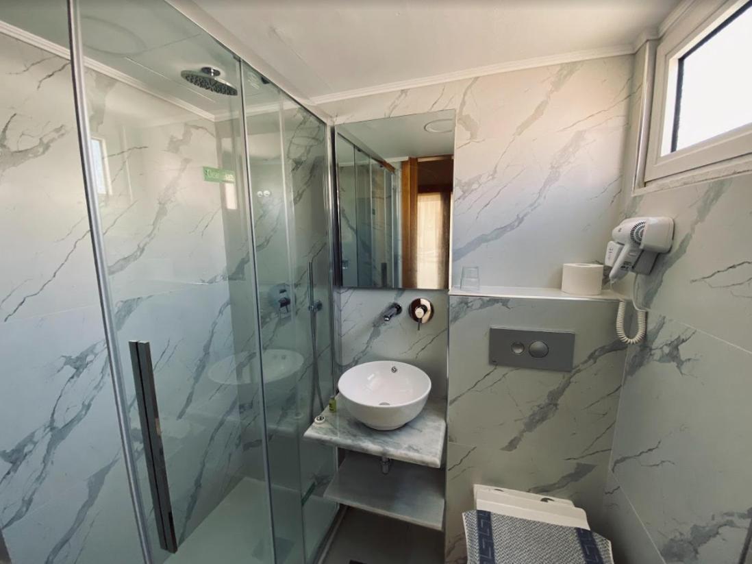 International 3* Rhodes City